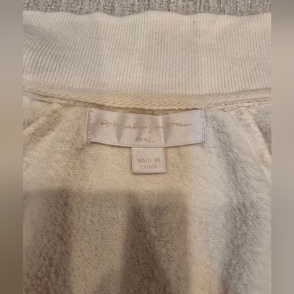 EUC Spiritual Gangster Ruby Bomber Jacket winter white, small, $148 - Picture 5 of 10